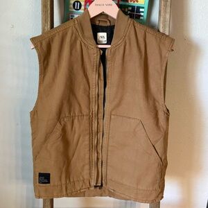 Zara kids sleeveless zip up vest size 11-12
New without tags 
Limited edition
